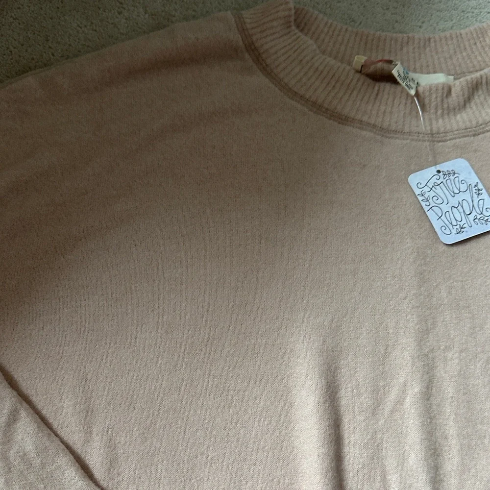 Free People Long Sleeve Sweater! - Picture 4 of 7